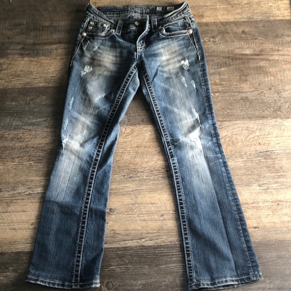 Super cute distressed Miss Me Jeans